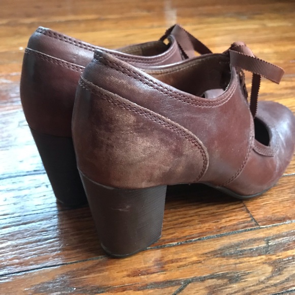 <<>> Clarks: Lace-up heels <<>> - Picture 4 of 7